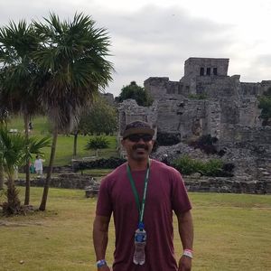 Meet your Posher, Manuel